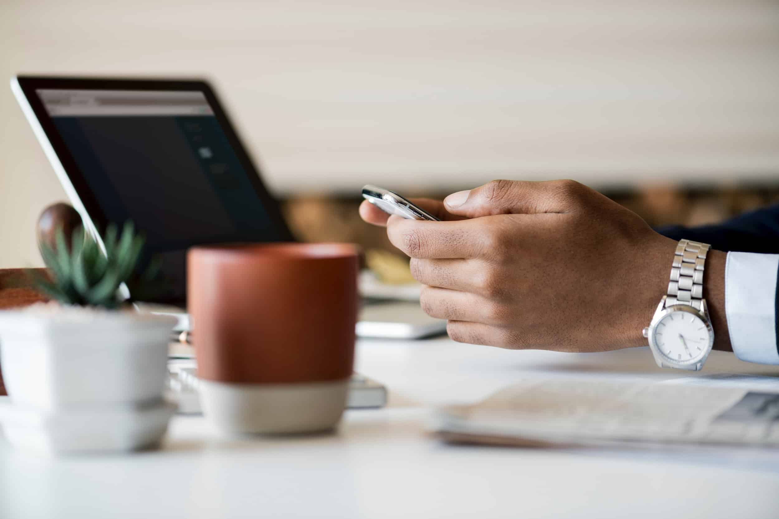 Read more about the article SHOULD YOU FORM AN LLC OR A CORPORATION?